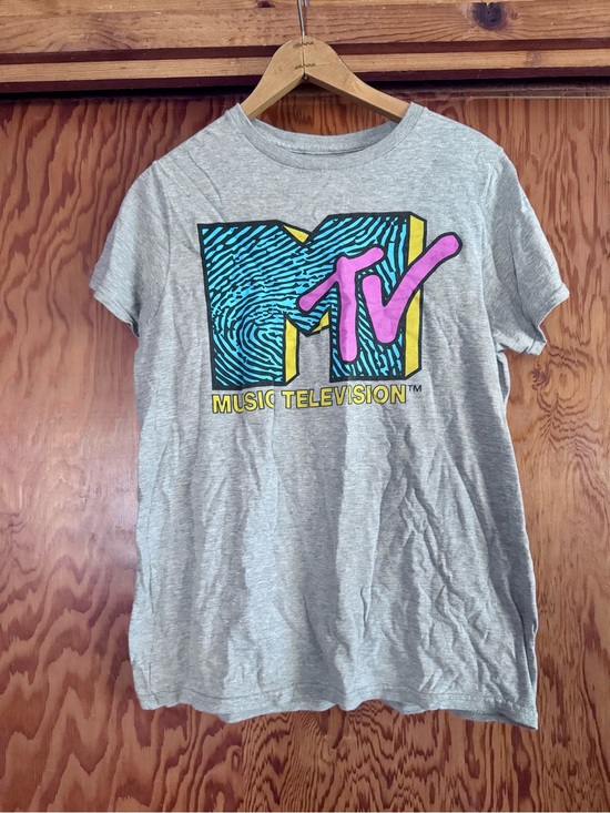 MTV Other - MTV Light Gray Tee with Black Logo Tag Print